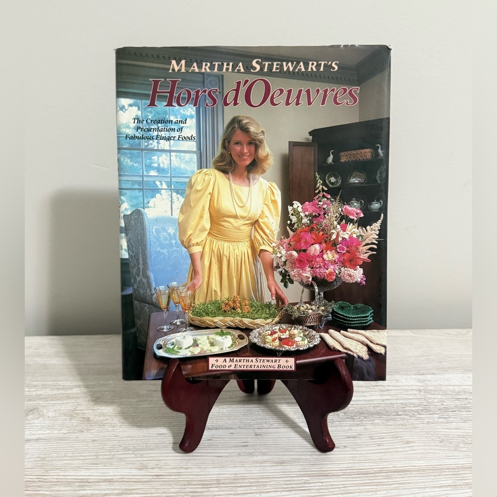 Martha Stewart Hors d'Oeuvres Cookbook - Hardcover 1st Edition